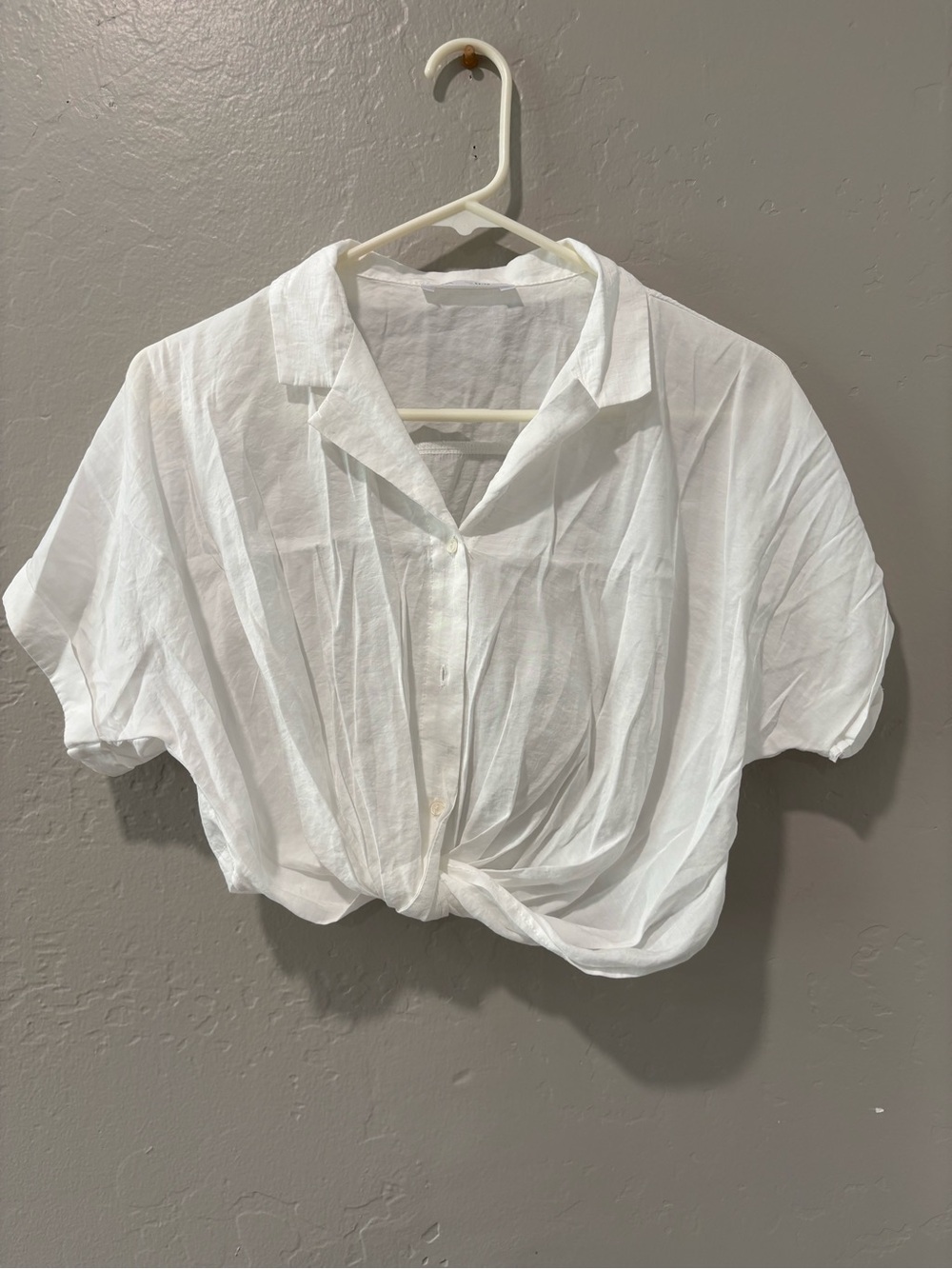 Zara White Short Sleeve Semi Crop Top